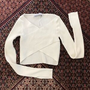 Bershka White Ribbed V-Neck Sweater. Never worn.